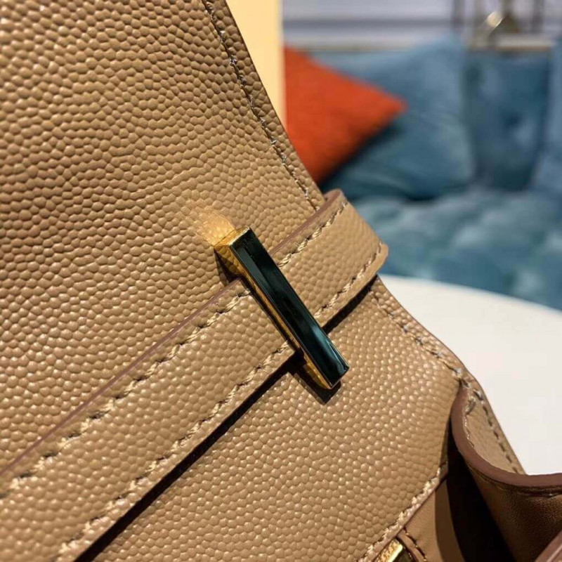 Burberry Small Grainy Leather TB Bolsa 80206411-6