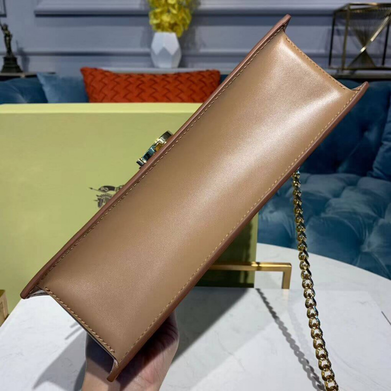 Burberry pequeño Monograma acolchado TB Envolvente Clutch 80159801-3