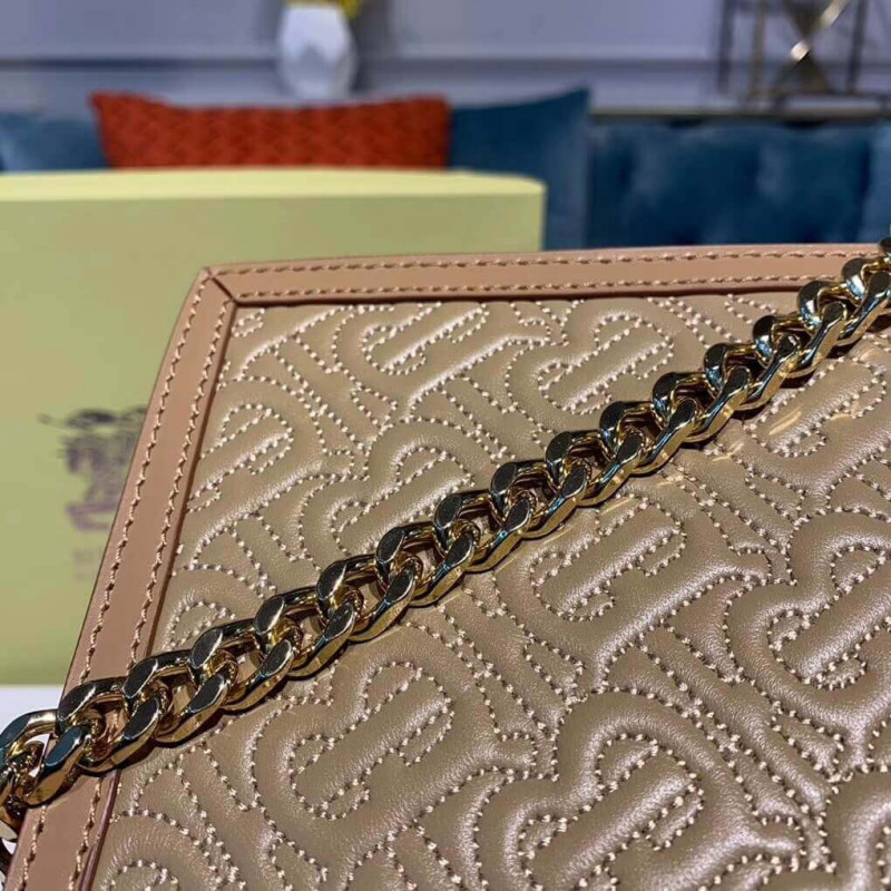Burberry pequeño Monograma acolchado TB Envolvente Clutch 80159801-5