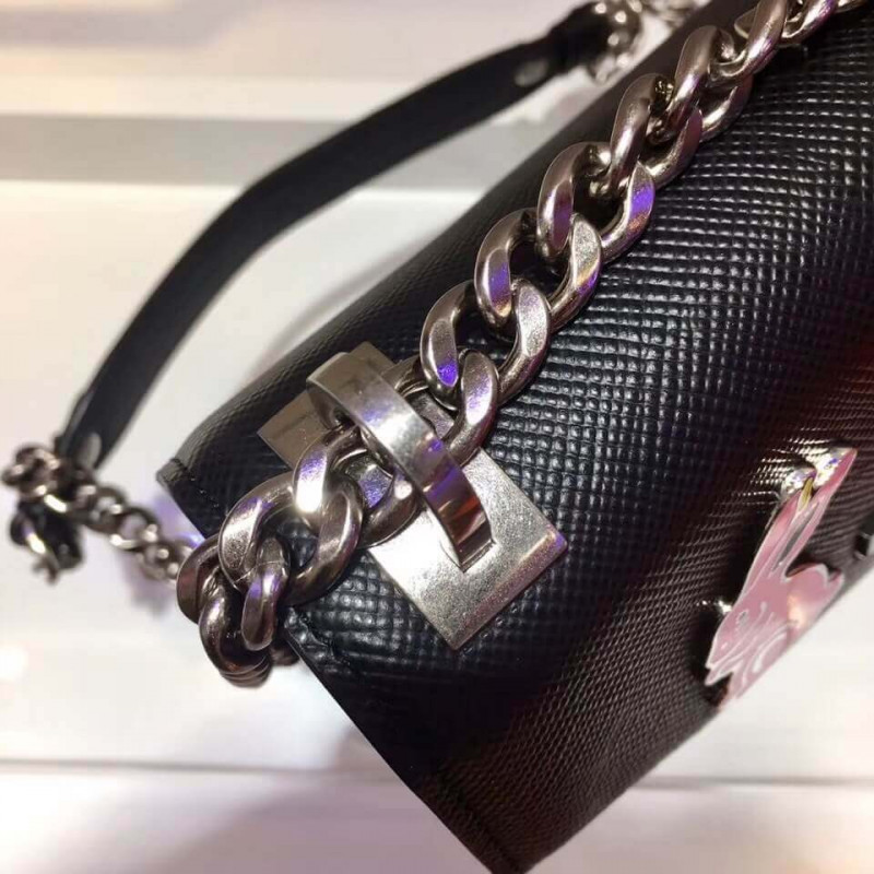 Prada Decal Rabbit Monocrome Logo Shoulder Bolsa 1BD127-5