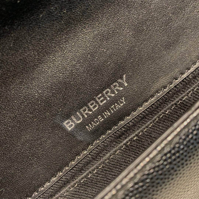 Burberry pequeña Bolsa Lola Lola de piel acolchada 80224961-7