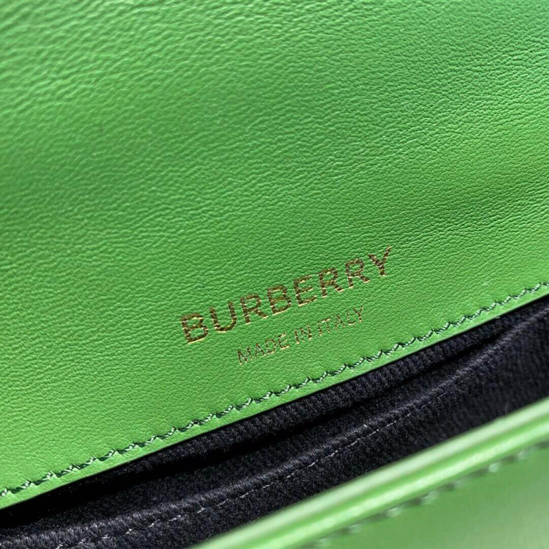Burberry pequeña Bolsa Lola de piel de cordero acolchado 80217831-7