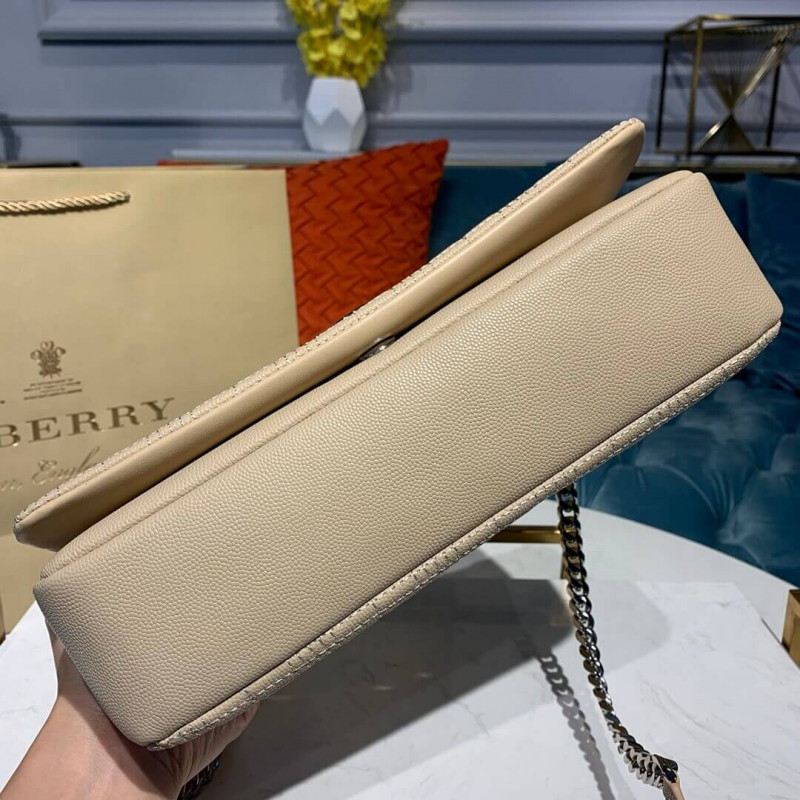Burberry Medium acolchado Camera de piel de piel 80224971-3