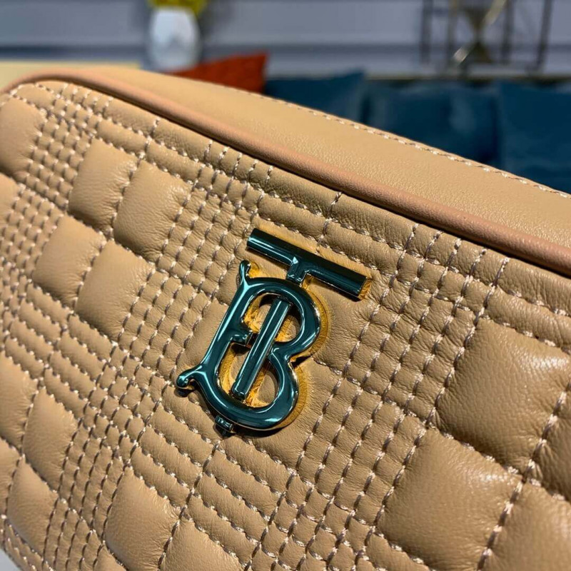 Burberry Acolchado Camera de piel de cordero 80223961-4