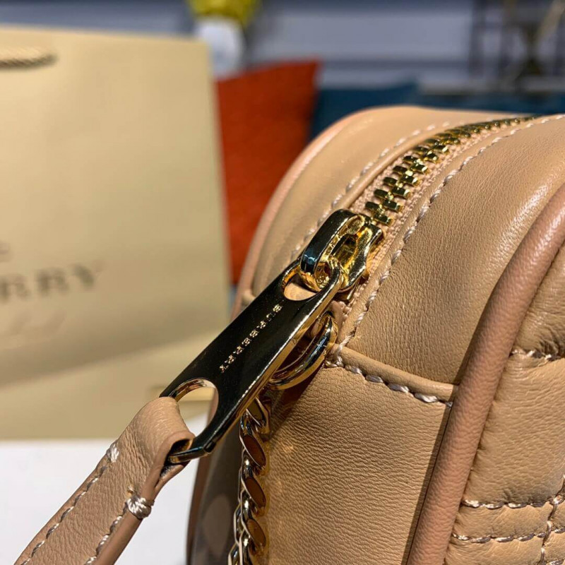 Burberry Acolchado Camera de piel de cordero 80223961-6