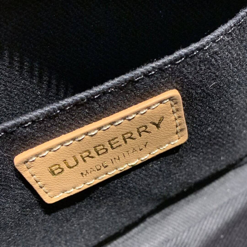 Burberry Acolchado Camera de piel de cordero 80223961-7