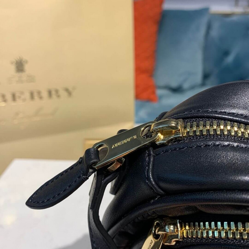 Burberry Small Lambsker Bolsa de piel de camarón 80207571-6