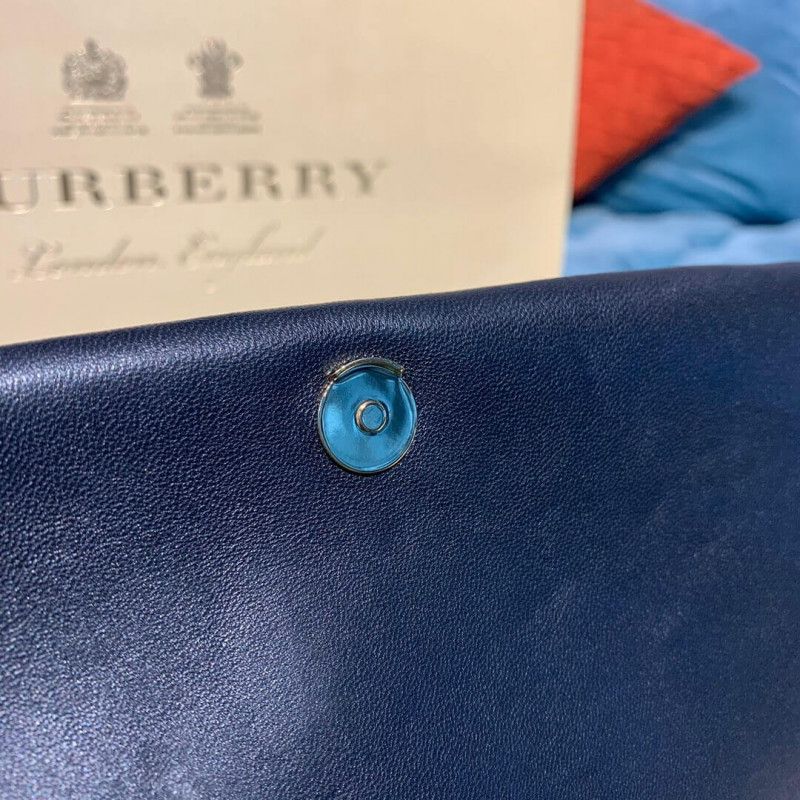 Burberry Small Horseferry Impresión acolchada Lola Bolsa 80216191-6