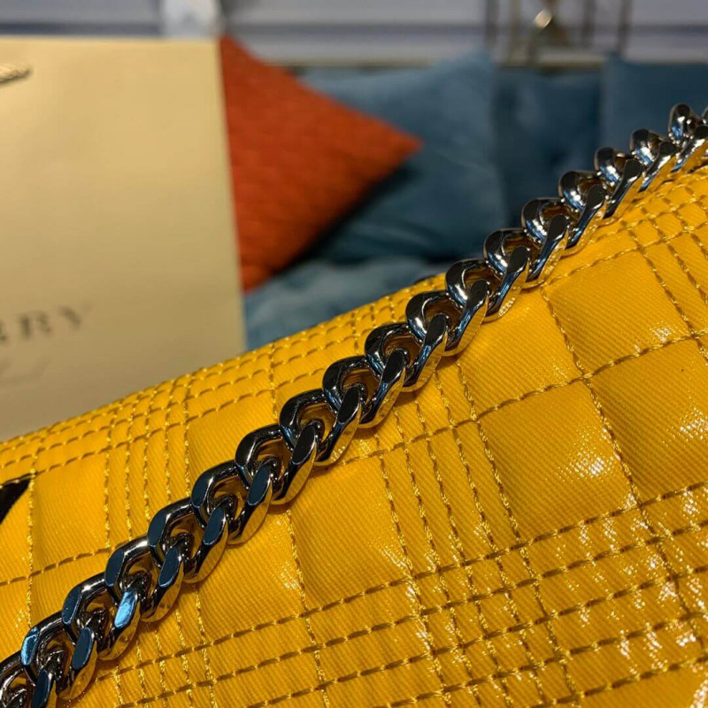 Burberry Small Horseferry Impresión acolchada Lola Bolsa 80213081-5