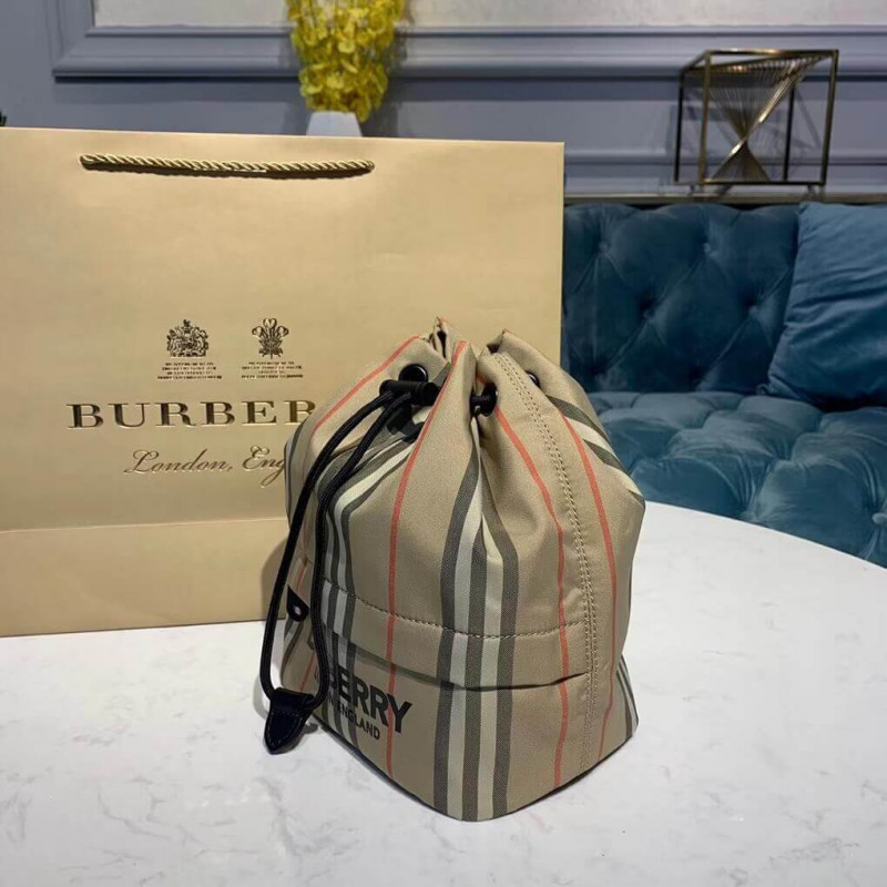 Burberry Logo Impresión Icono Stripe Nylon Drawcord Pouch 80267371-2