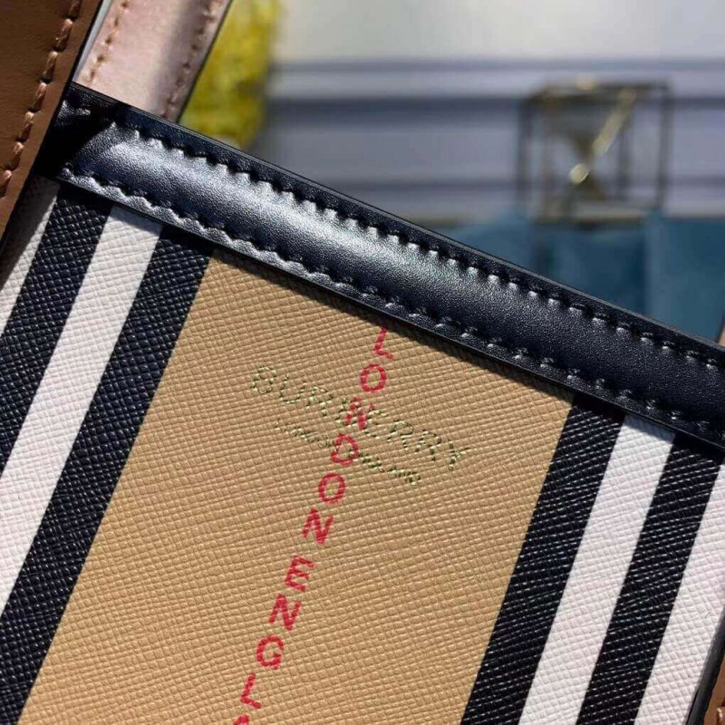 Logotipo de Burberry y Stripe E-Canvas Portrait Tote Bolsa 80224771-4