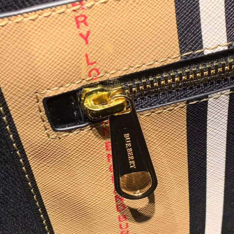 Logotipo de Burberry y Stripe E-Canvas Portrait Tote Bolsa 80224771-6