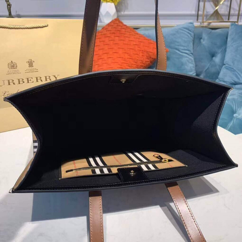Logotipo de Burberry y Stripe E-Canvas Portrait Tote Bolsa 80224771-8