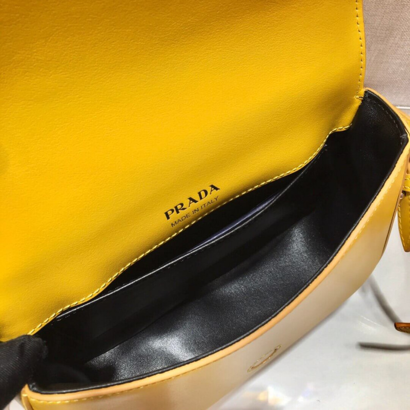 Bolso de hombro de cuero Prada Saffiano 1BD249-8