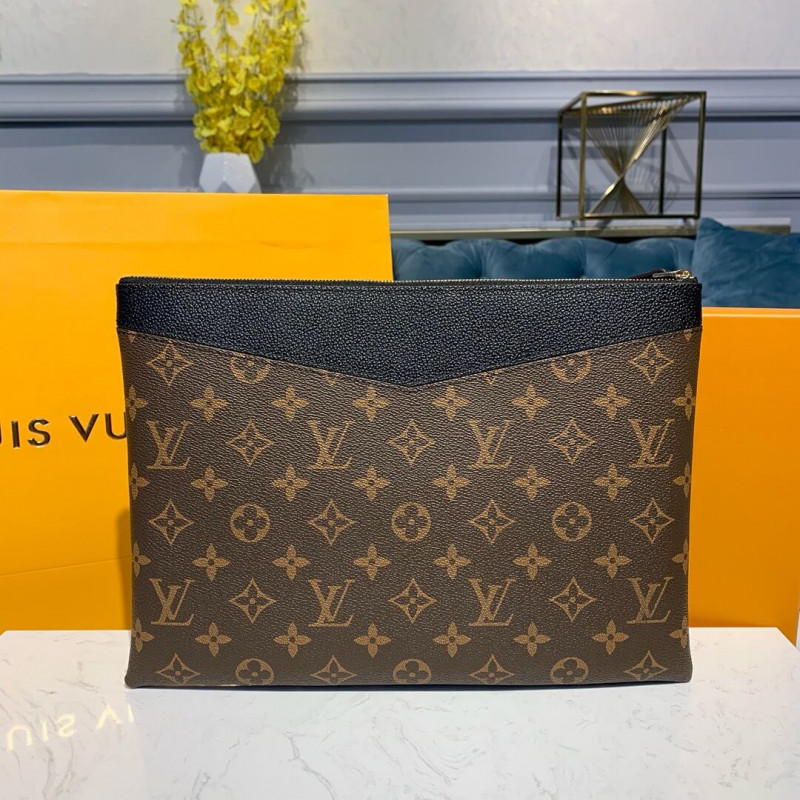 Louis Vuitton Monogram Canvas Daily Pouch M62942-3