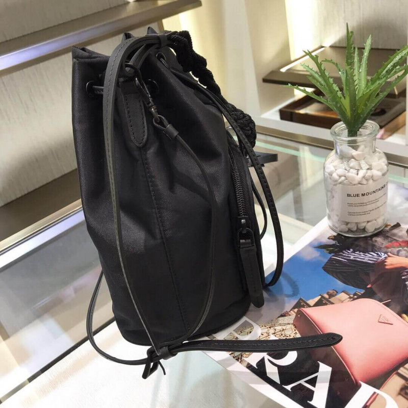 bolso de hombro de nylon de dueta de prada con adornos trenzado 1BH038-4
