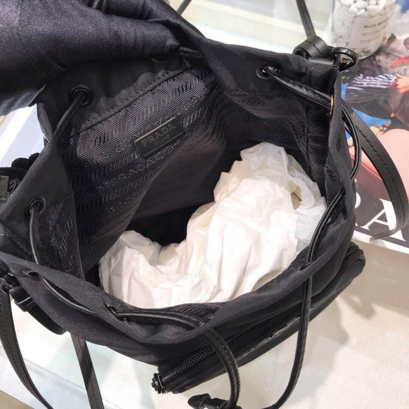 bolso de hombro de nylon de dueta de prada con adornos trenzado 1BH038-7