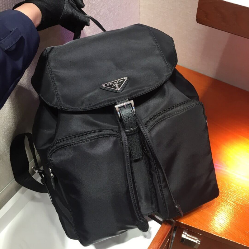 Mochila de cuero Prada Nylon y Saffiano 1BZ005-1