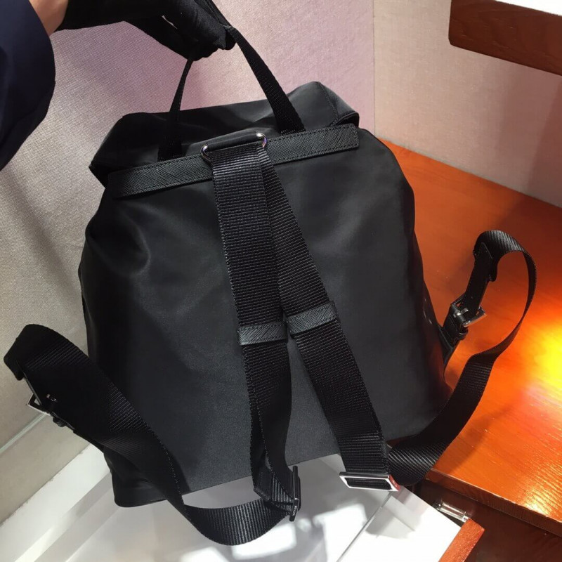 Mochila de cuero Prada Nylon y Saffiano 1BZ005-2