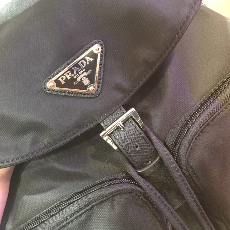 Mochila de cuero Prada Nylon y Saffiano 1BZ005-3