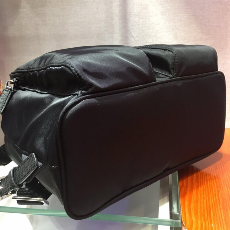 Mochila de cuero Prada Nylon y Saffiano 1BZ005-4