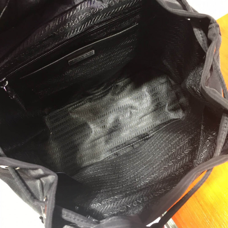 Mochila de cuero Prada Nylon y Saffiano 1BZ005-7