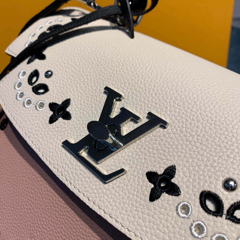 Louis Vuitton Lockme Ever BB M53952-7