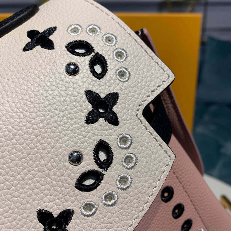 Louis Vuitton Lockme Ever BB M53952-8