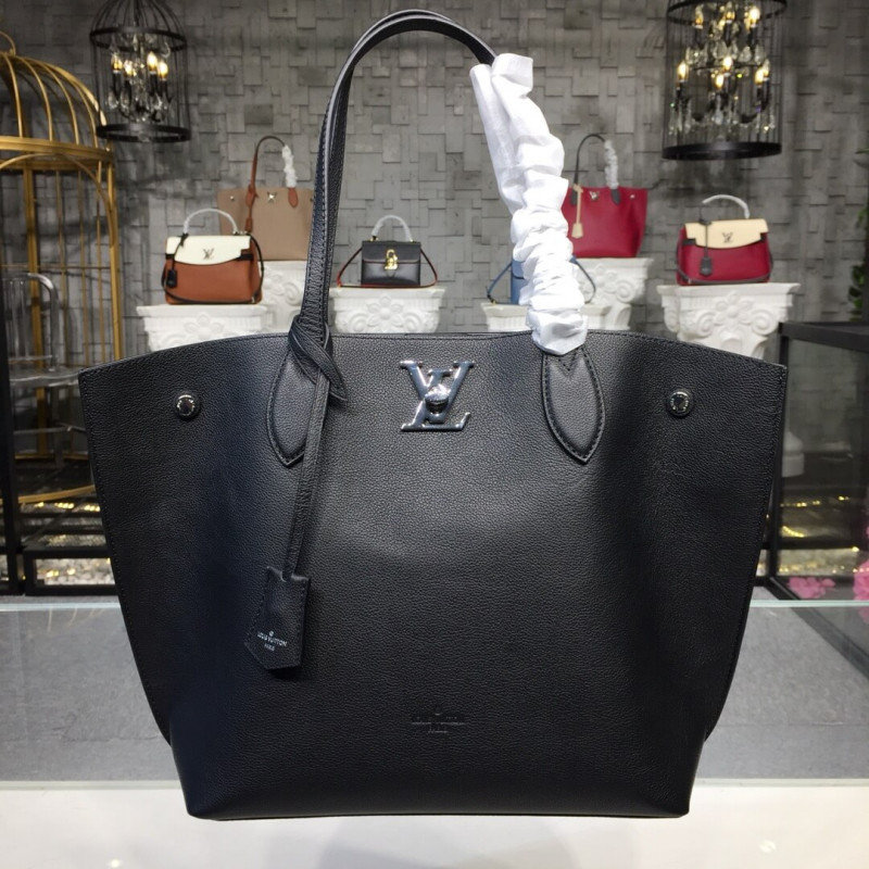 Louis Vuitton Lockme Cabas Go M55028-1