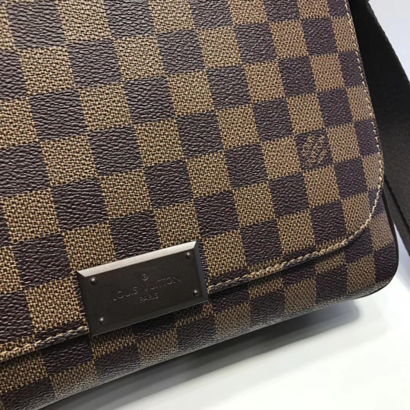 Louis Vuitton Damier Ebene Canvas District PM N41212-3
