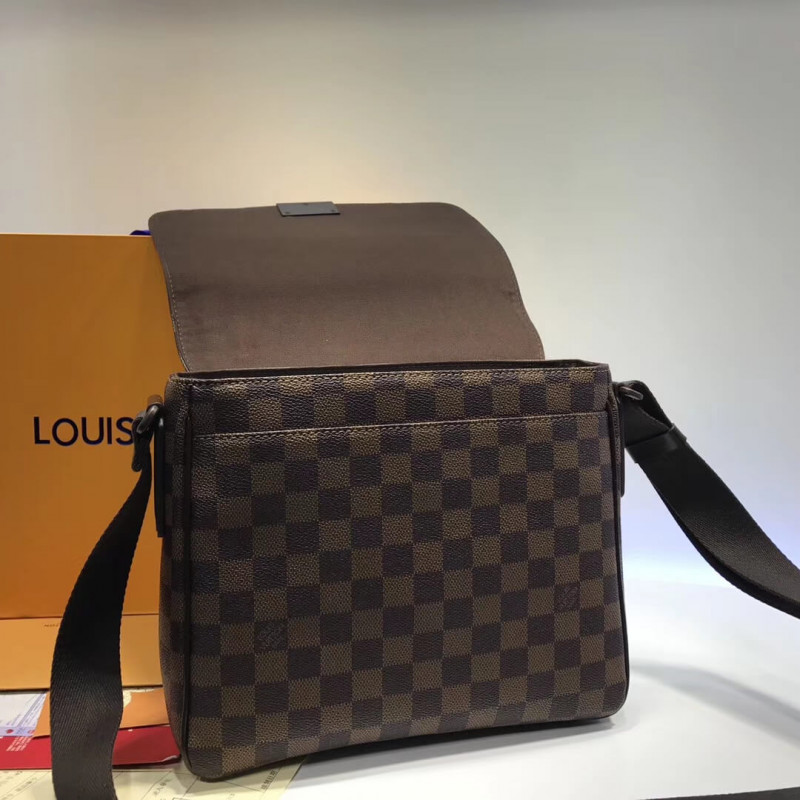 Louis Vuitton Damier Ebene Canvas District PM N41212-7