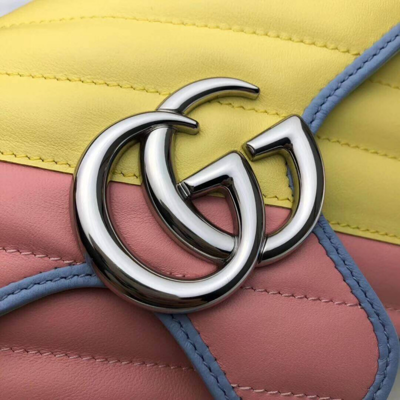 Gucci GG Supreme Mini Bolsa en pastel y arcoiris 446744-4