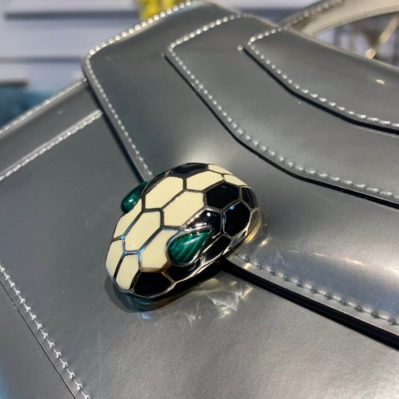 BVLGARI SERPENTI Forever Crossbody Top Many Bolsa 18 cm en plateado Metálico 35106 284537-4