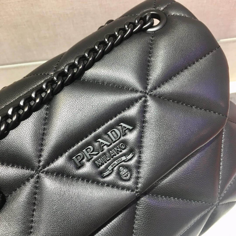 Bolsa de espectro de cuero Nappa de Prada Small Nappa 1BD233-4