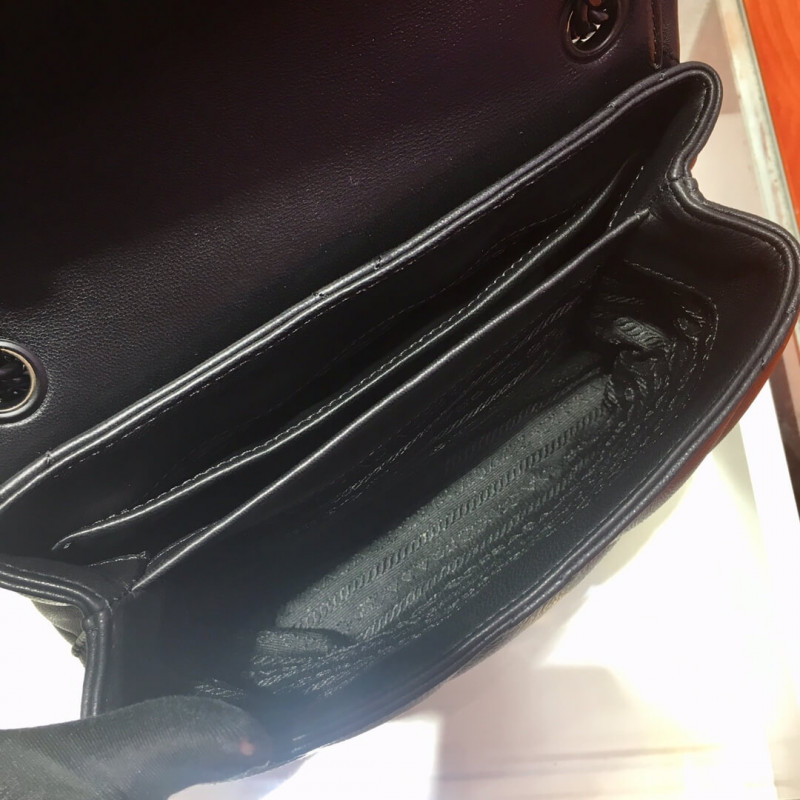 Bolsa de espectro de cuero Nappa de Prada Small Nappa 1BD233-7