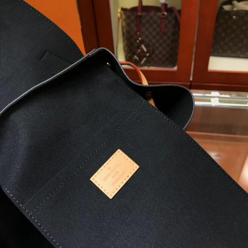 Louis Vuitton Monogram Canvas Sperone BB M45638-7