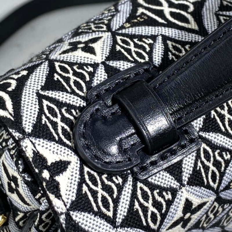 Louis Vuitton desde 1854 Pochette Metis M57272-9