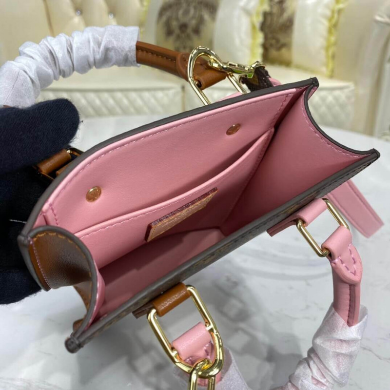 Louis Vuitton Petit Sac Plat M69442 con estampado de oso-8
