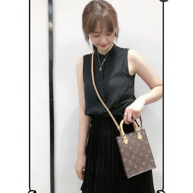Louis Vuitton Petit Sac Plat M69442-3