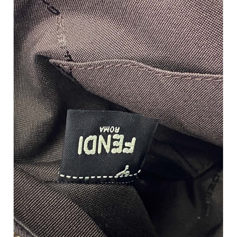 Fendi se graduó de color por cierto 8BL146-9