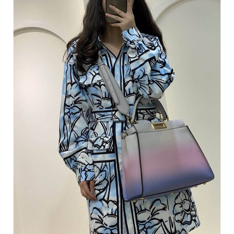 Fendi se graduó en color Peekaboo 8BN290-2