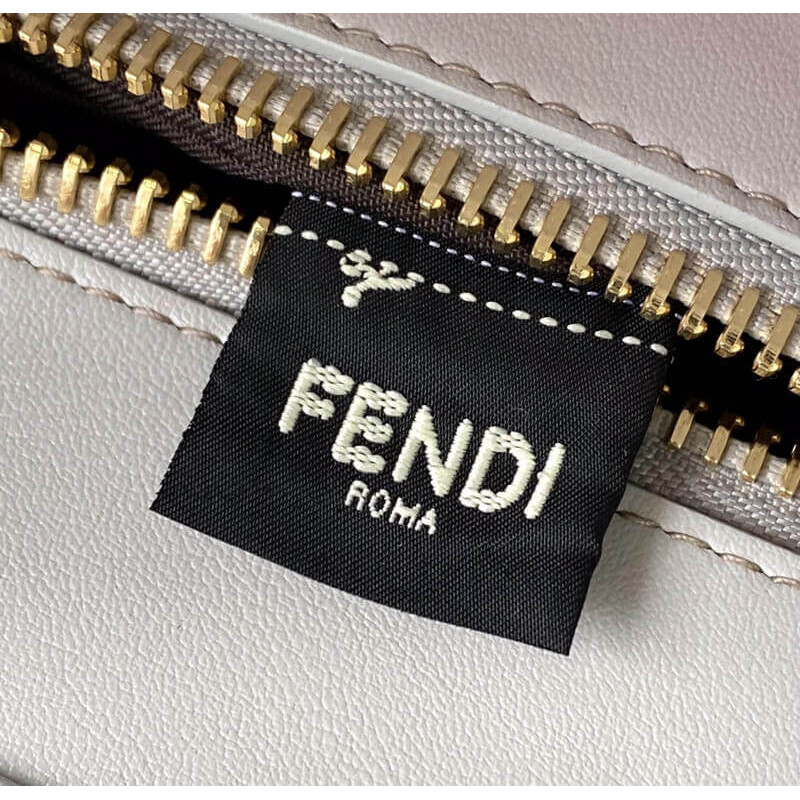 Fendi se graduó en color Peekaboo 8BN290-13