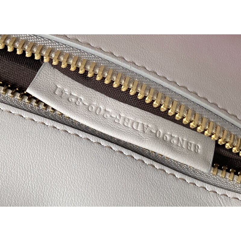Fendi se graduó en color Peekaboo 8BN290-14