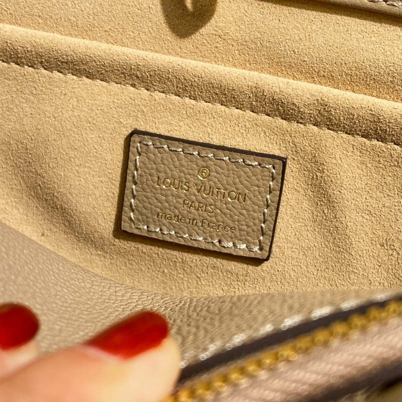Louis Vuitton LV Crafty Montaigne BB M41053-6