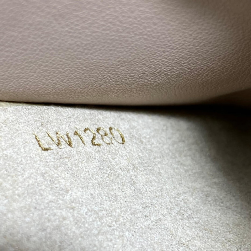Louis Vuitton Pochette Melanie BB M68712-8