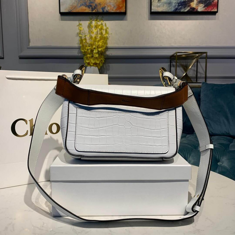 Chloe C Bolsa de doble transporte pequeña en Croco en relieve A871-1