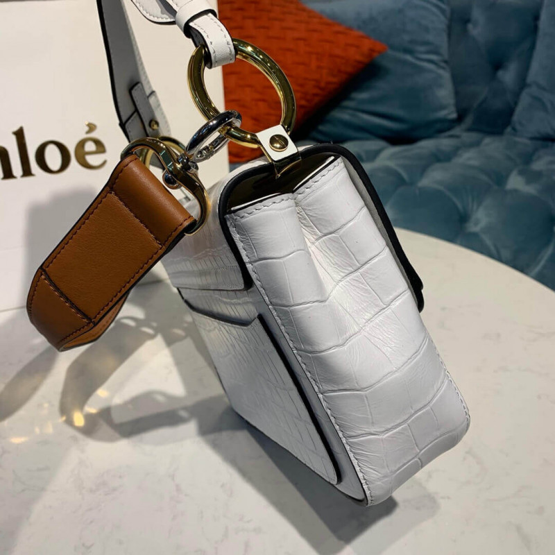 Chloe C Bolsa de doble transporte pequeña en Croco en relieve A871-2