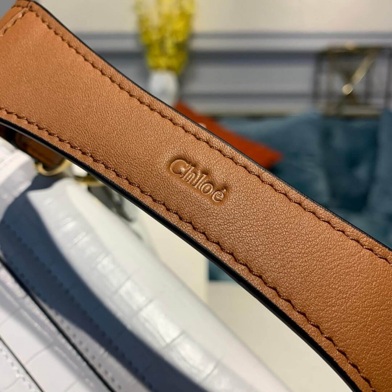 Chloe C Bolsa de doble transporte pequeña en Croco en relieve A871-6