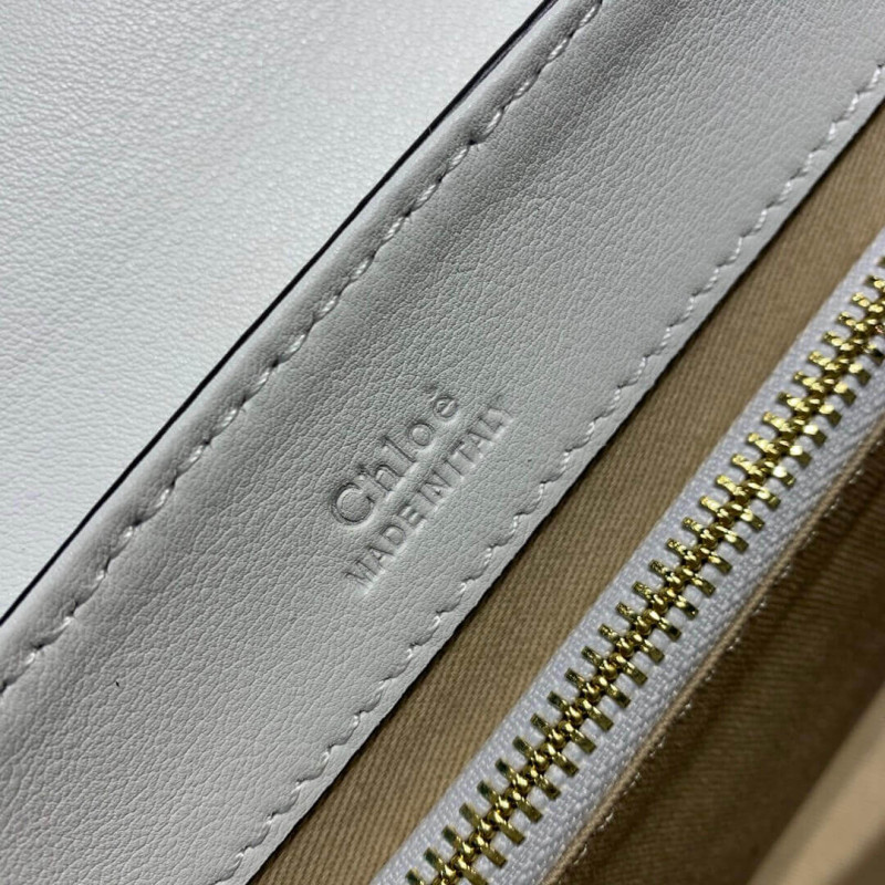 Chloe C Bolsa de doble transporte pequeña en Croco en relieve A871-7