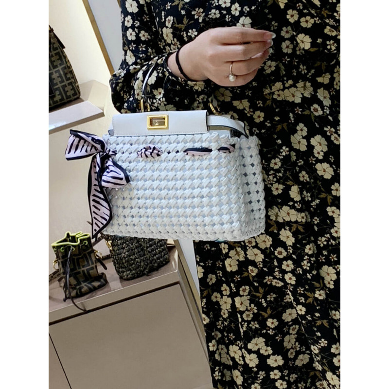 Fendi Peekaboo icónico Mini de cuero Interlace Bolsa 8bn244-1